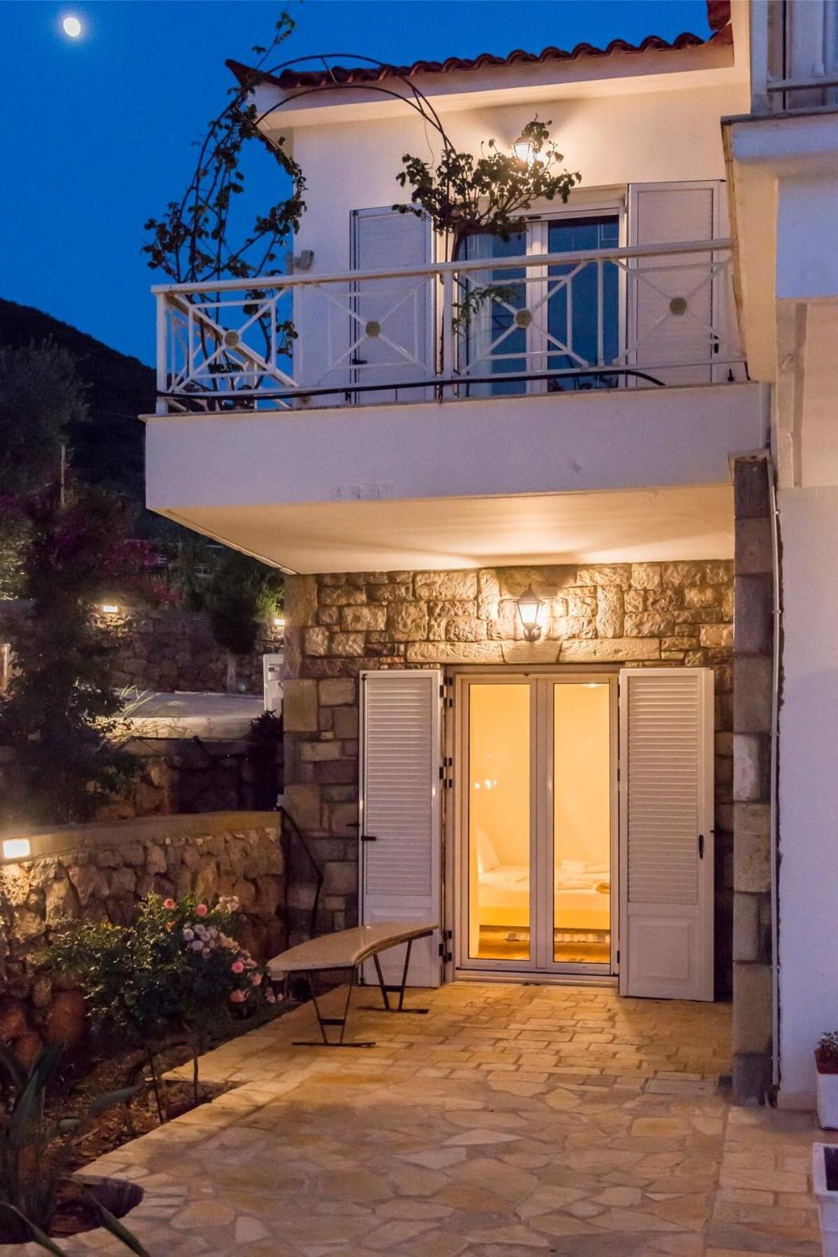 Villa Needa'S - Emotions House Crystal Pool Mikra Mandinia Exterior photo